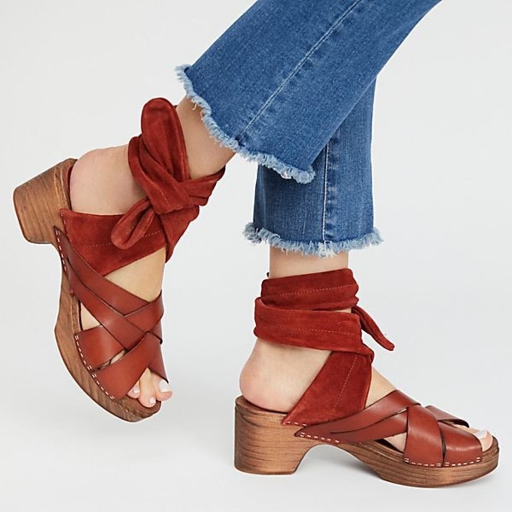NWOT Free People Emmy Clogs Size 10 Maroon & Wood